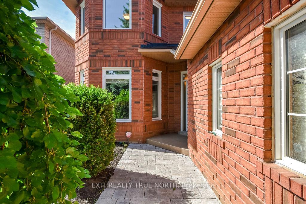 Photo 3 of 1908 Emerald Court, Innisfil, Alcona — HOMEH
