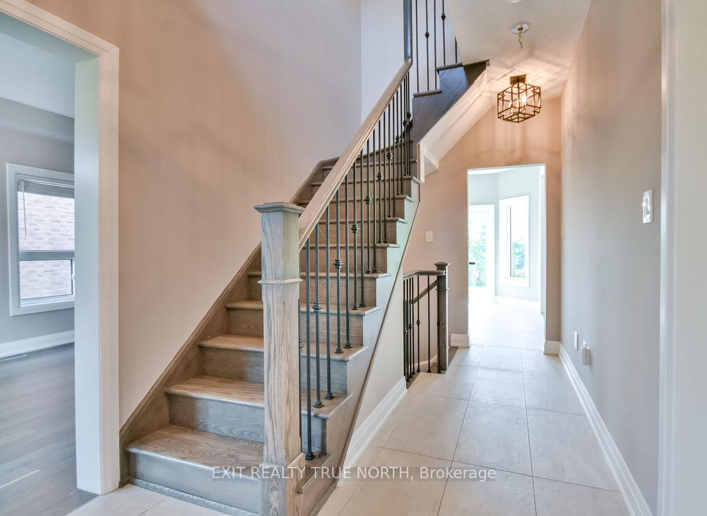 Photo 4 of 1908 Emerald Court, Innisfil, Alcona — HOMEH