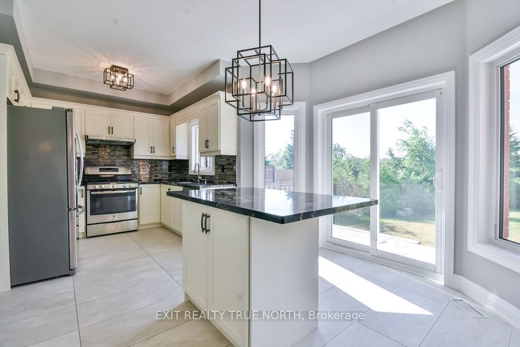 Photo 11 of 1908 Emerald Court, Innisfil, Alcona — HOMEH