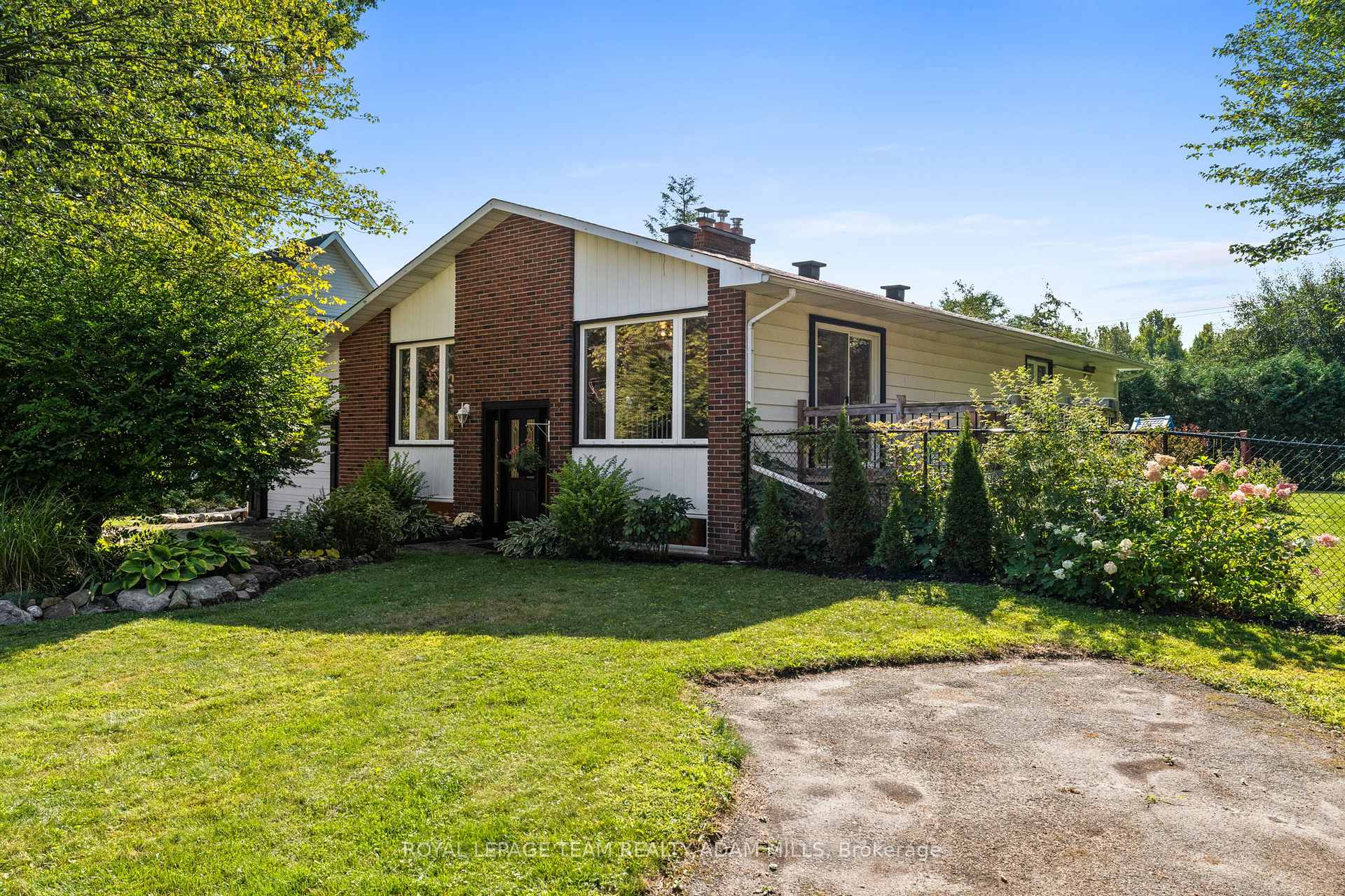 Photo 4 of 1095 Boucher Crescent, Ottawa, Manotick South to Roger Stevens — HOMEH