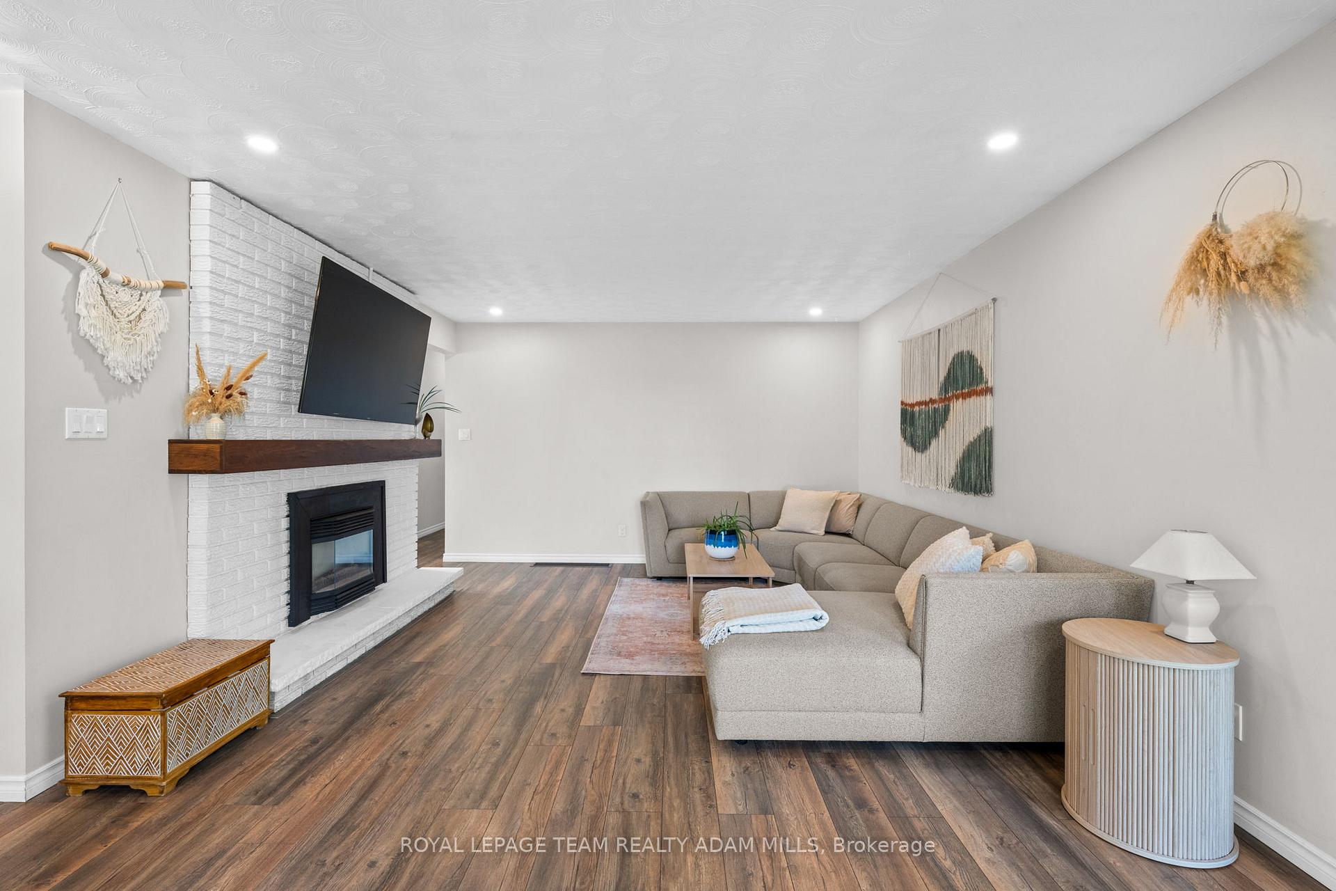 Photo 7 of 1095 Boucher Crescent, Ottawa, Manotick South to Roger Stevens — HOMEH