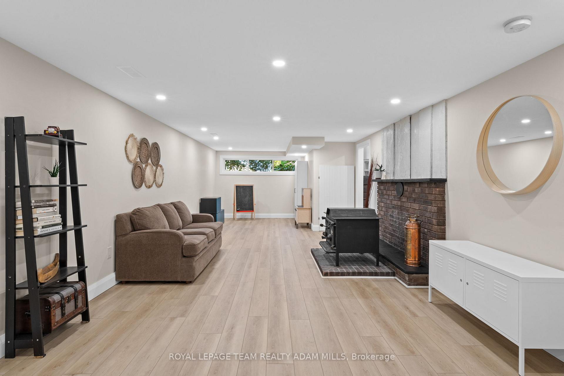 Photo 32 of 1095 Boucher Crescent, Ottawa, Manotick South to Roger Stevens — HOMEH