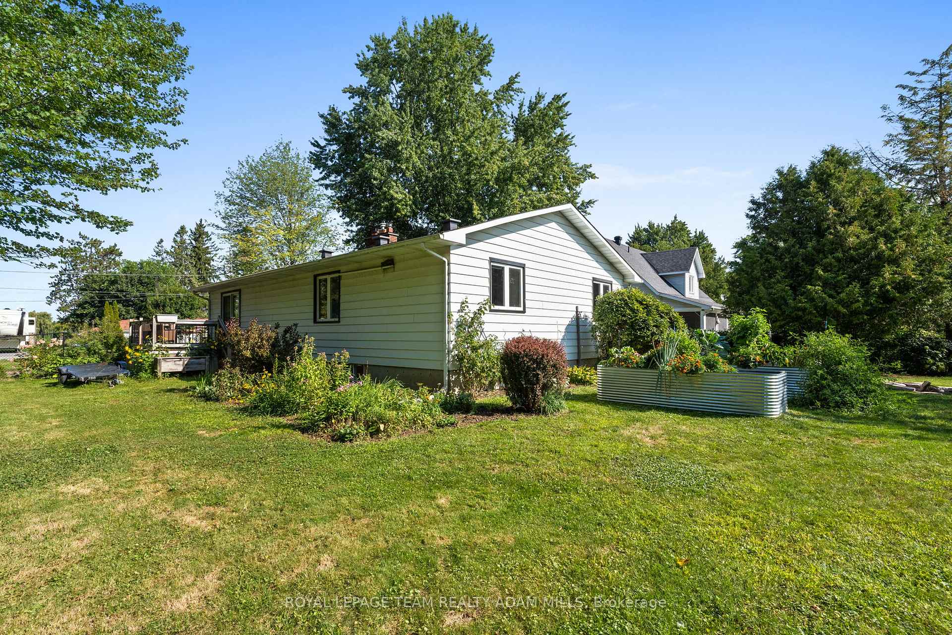 Photo 40 of 1095 Boucher Crescent, Ottawa, Manotick South to Roger Stevens — HOMEH