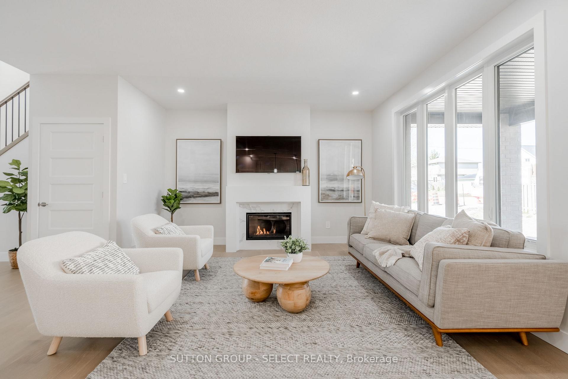 Photo 8 of Unit 11, 7966 Fallon Drive, Lucan Biddulph, Granton — HOMEH