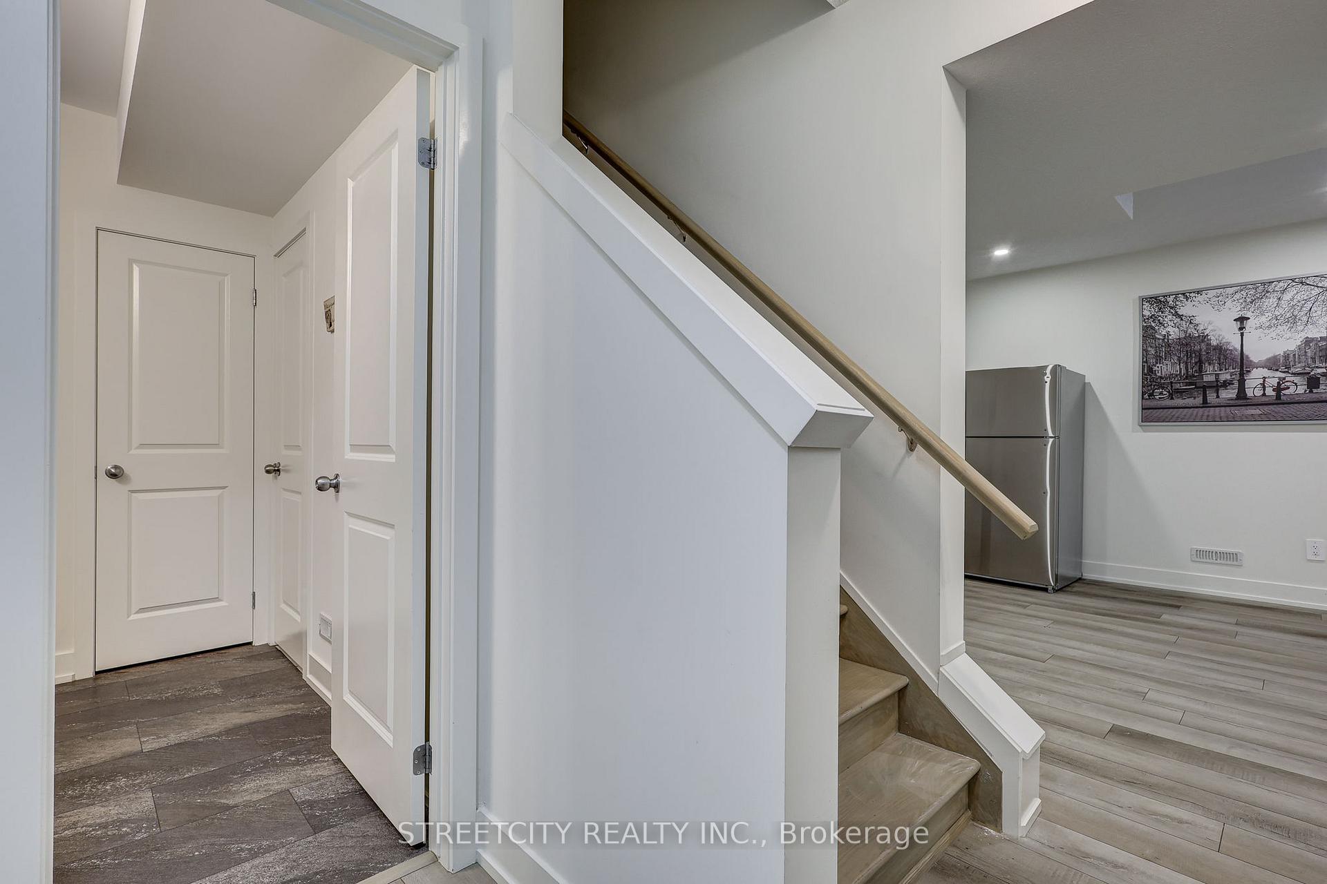 Photo 5 of 1536 Twilite Boulevard, London, North S — HOMEH