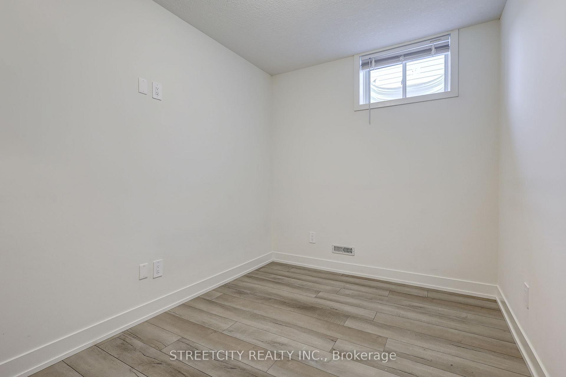 Photo 6 of 1536 Twilite Boulevard, London, North S — HOMEH