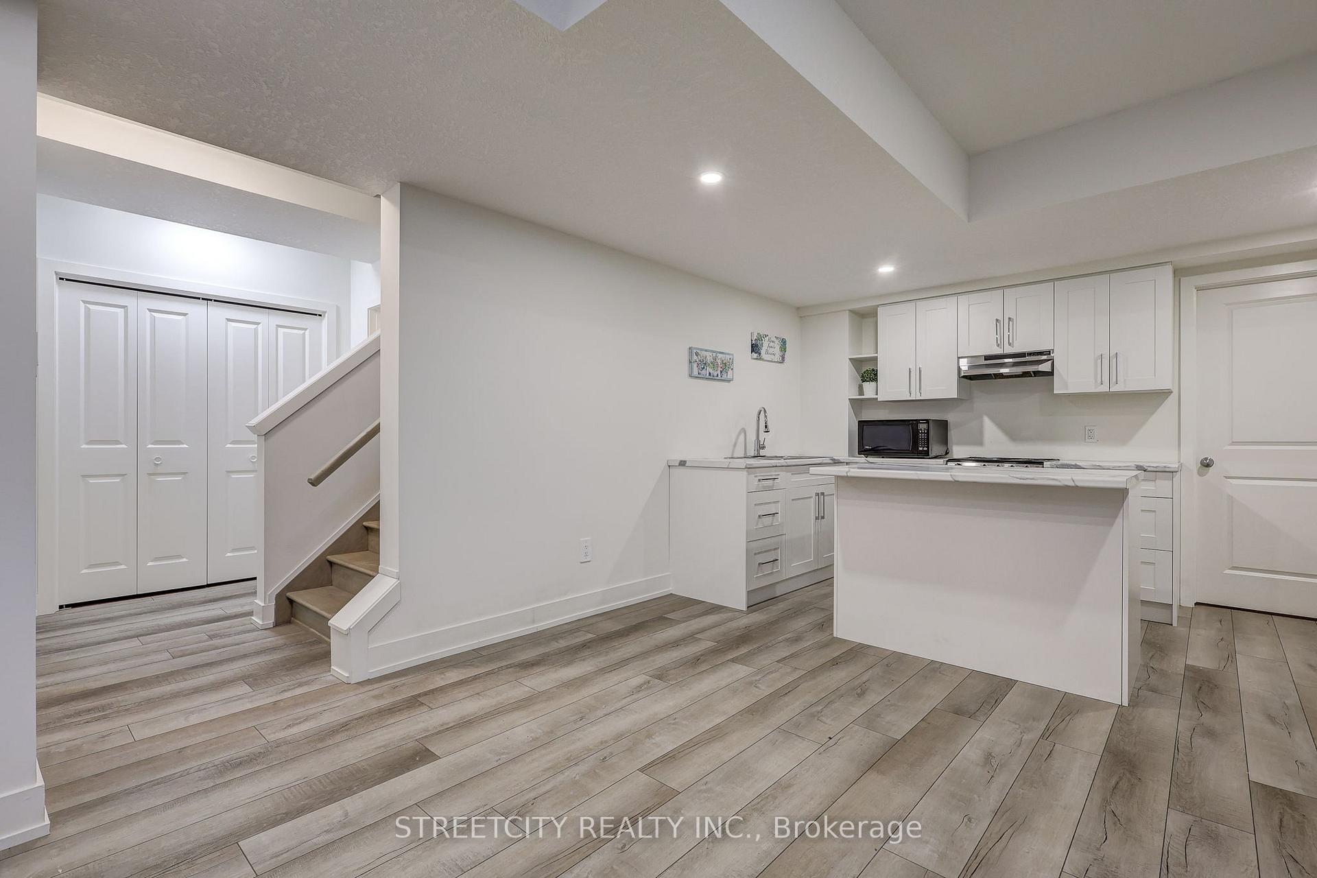 Photo 14 of 1536 Twilite Boulevard, London, North S — HOMEH