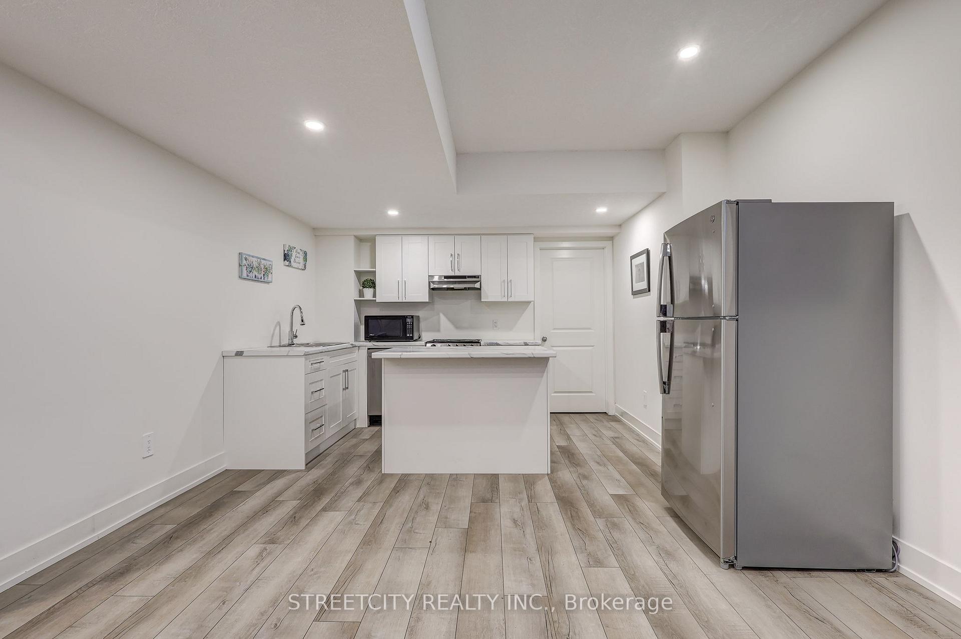 Photo 15 of 1536 Twilite Boulevard, London, North S — HOMEH