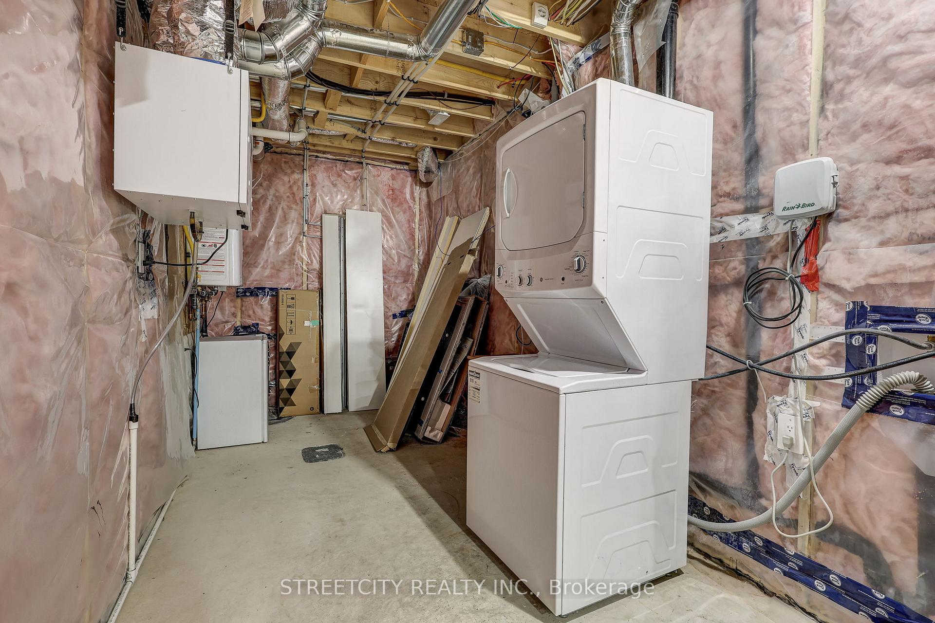 Photo 21 of 1536 Twilite Boulevard, London, North S — HOMEH