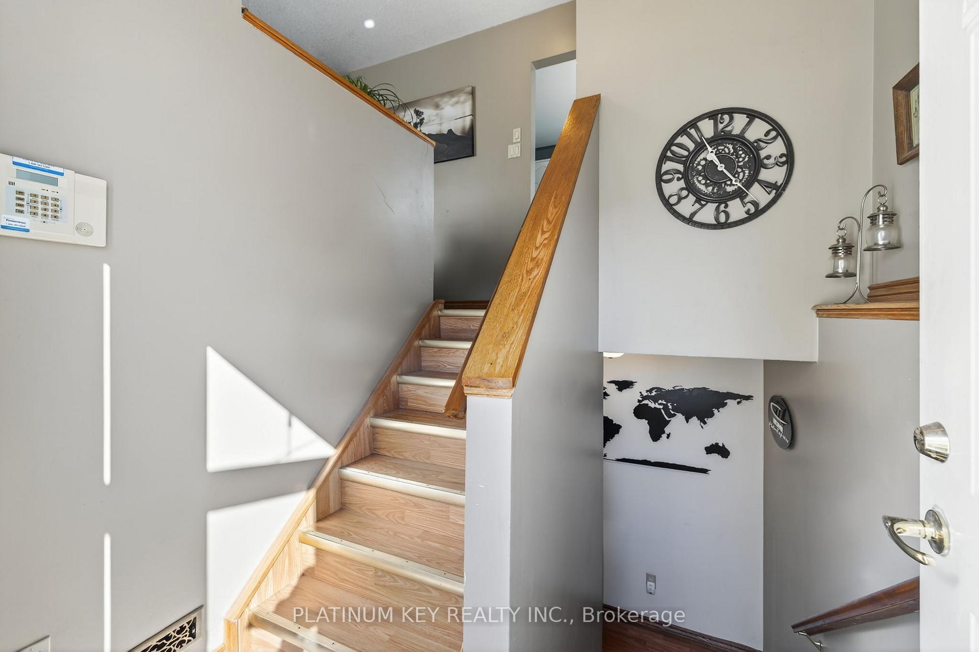 Photo 5 of 152 Elgin Street, London, East M — HOMEH