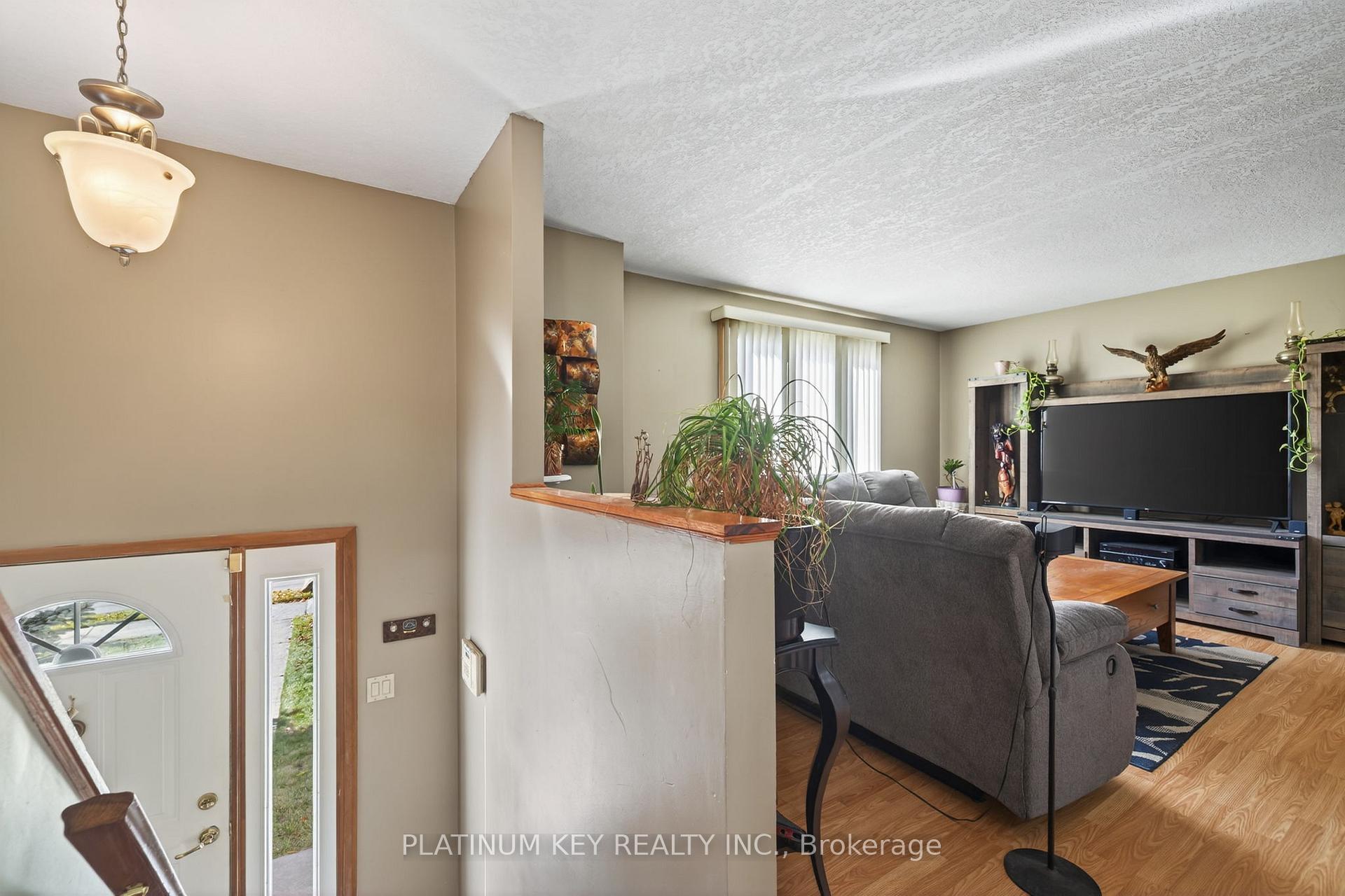 Photo 6 of 152 Elgin Street, London, East M — HOMEH