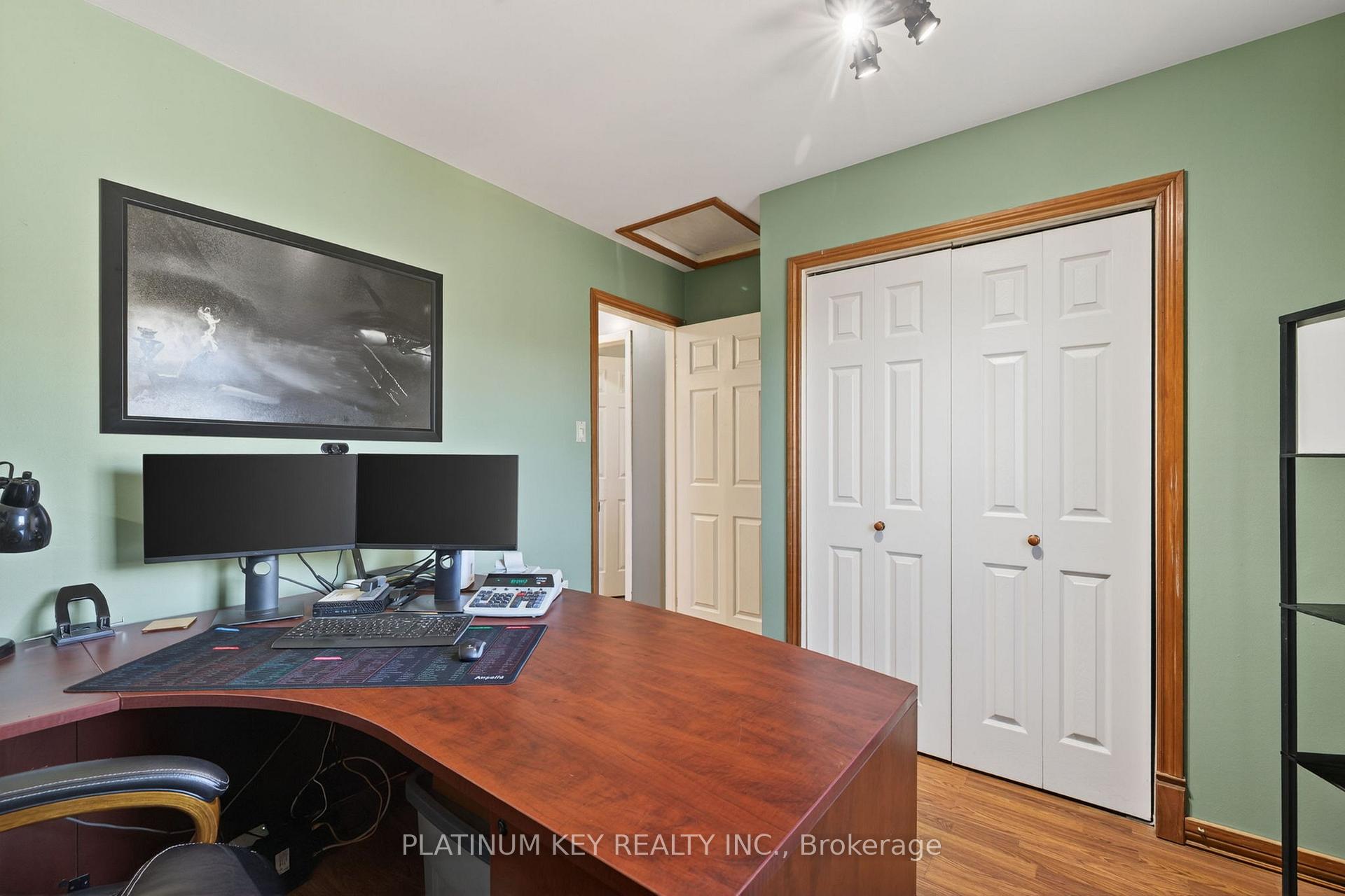 Photo 18 of 152 Elgin Street, London, East M — HOMEH
