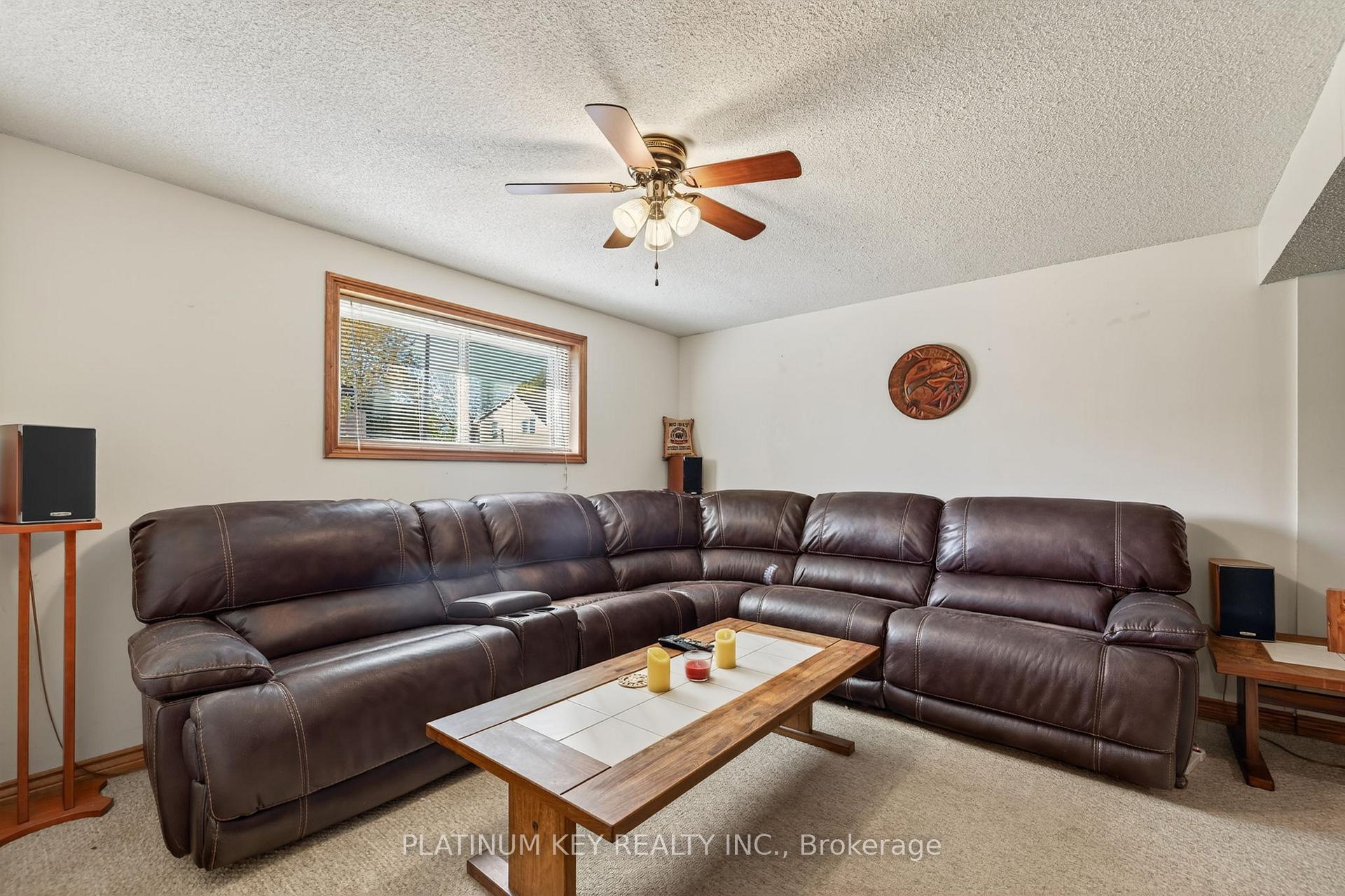 Photo 21 of 152 Elgin Street, London, East M — HOMEH