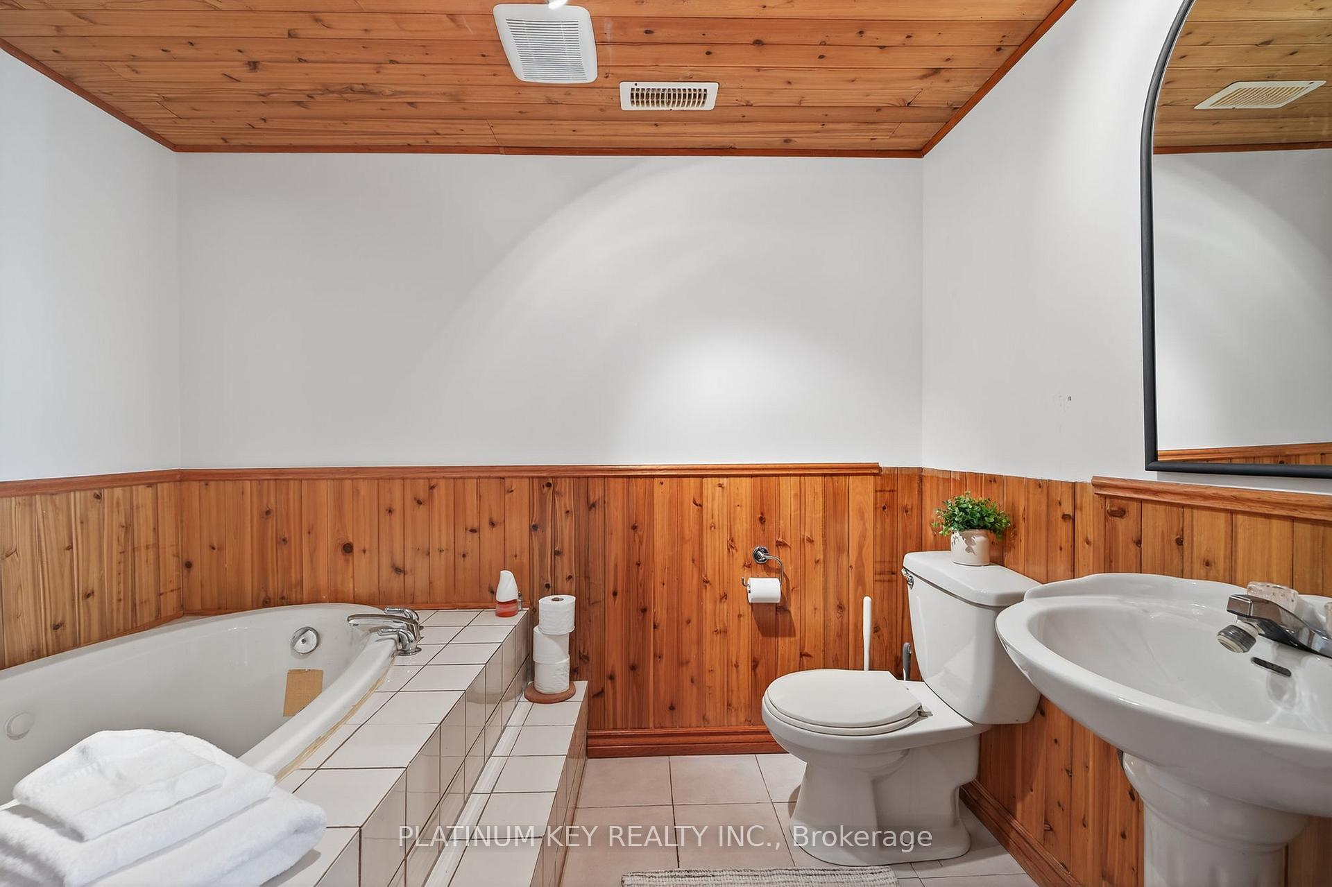 Photo 25 of 152 Elgin Street, London, East M — HOMEH