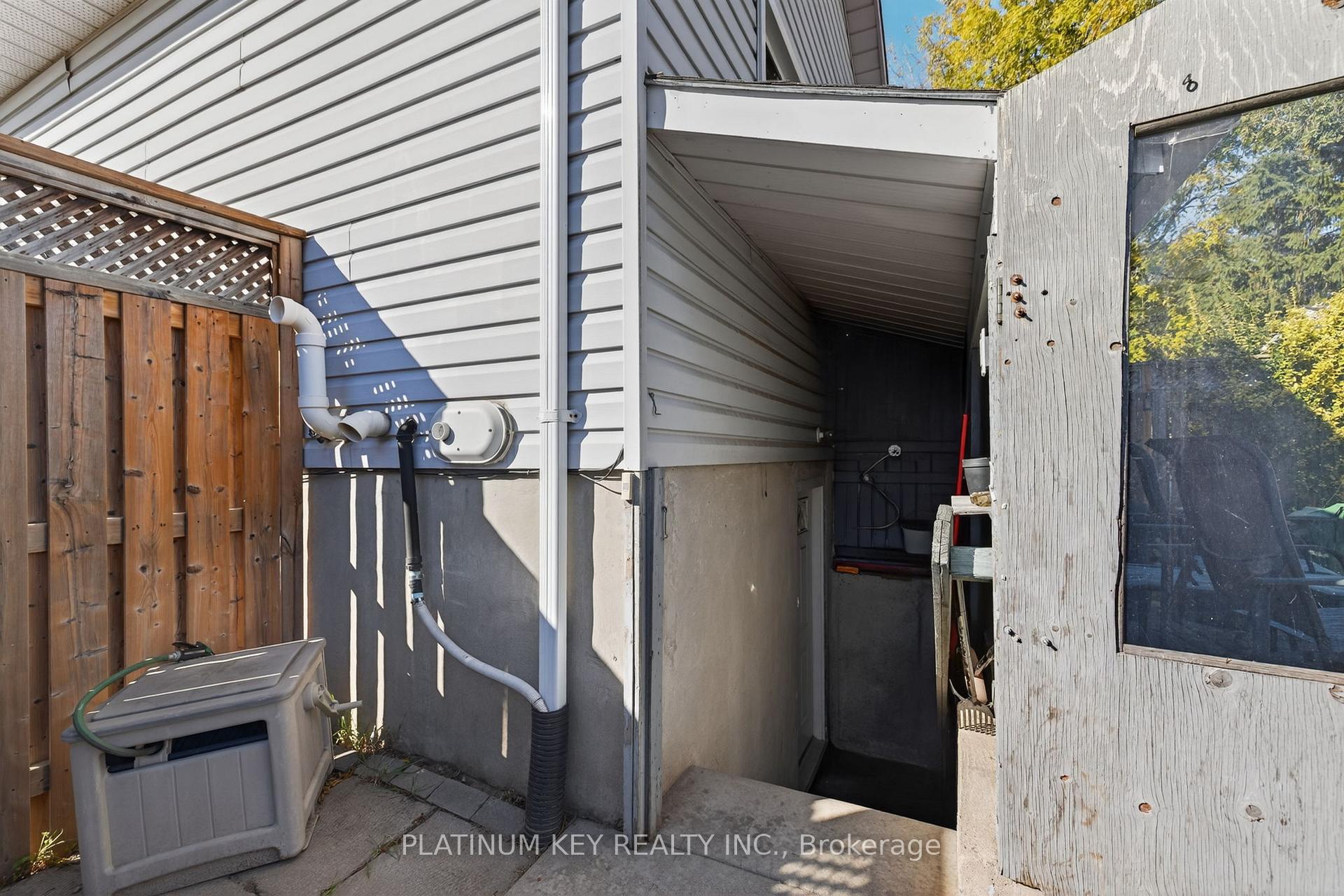 Photo 29 of 152 Elgin Street, London, East M — HOMEH