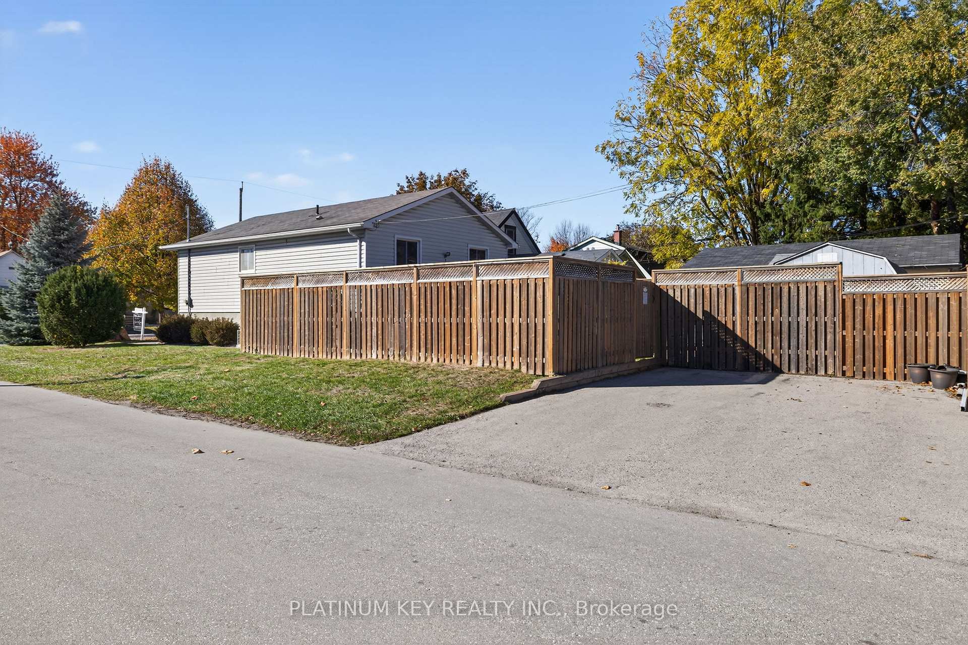Photo 34 of 152 Elgin Street, London, East M — HOMEH