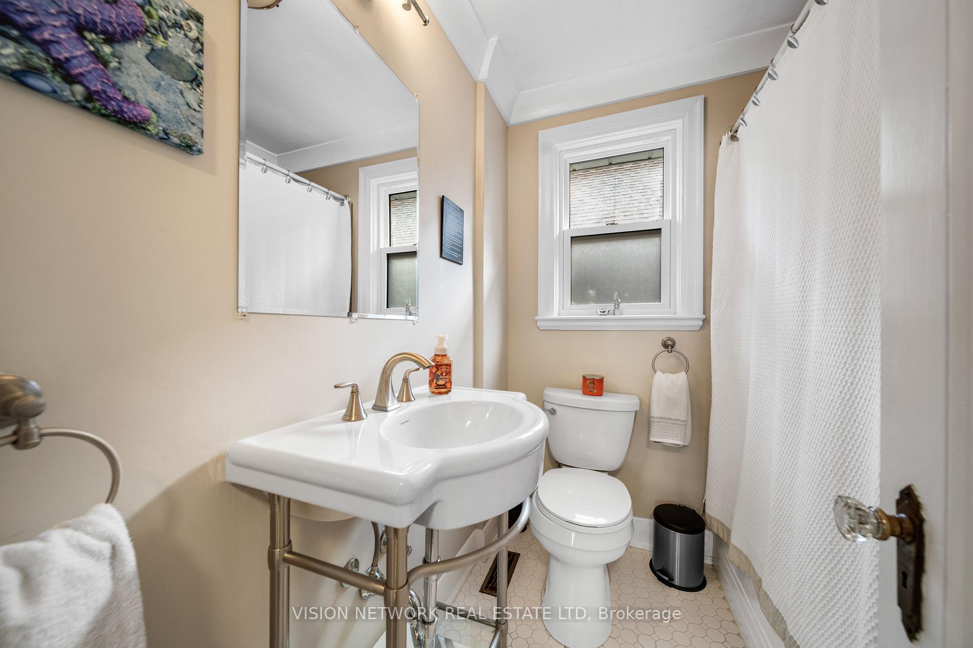 Photo 18 of 61 Langarth Street E, London, South F — HOMEH