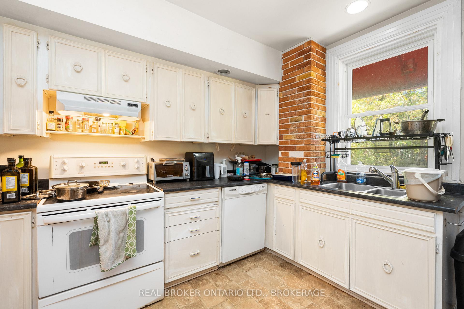 Photo 10 of 78 Nelson Street, Kingston, Central City East — HOMEH