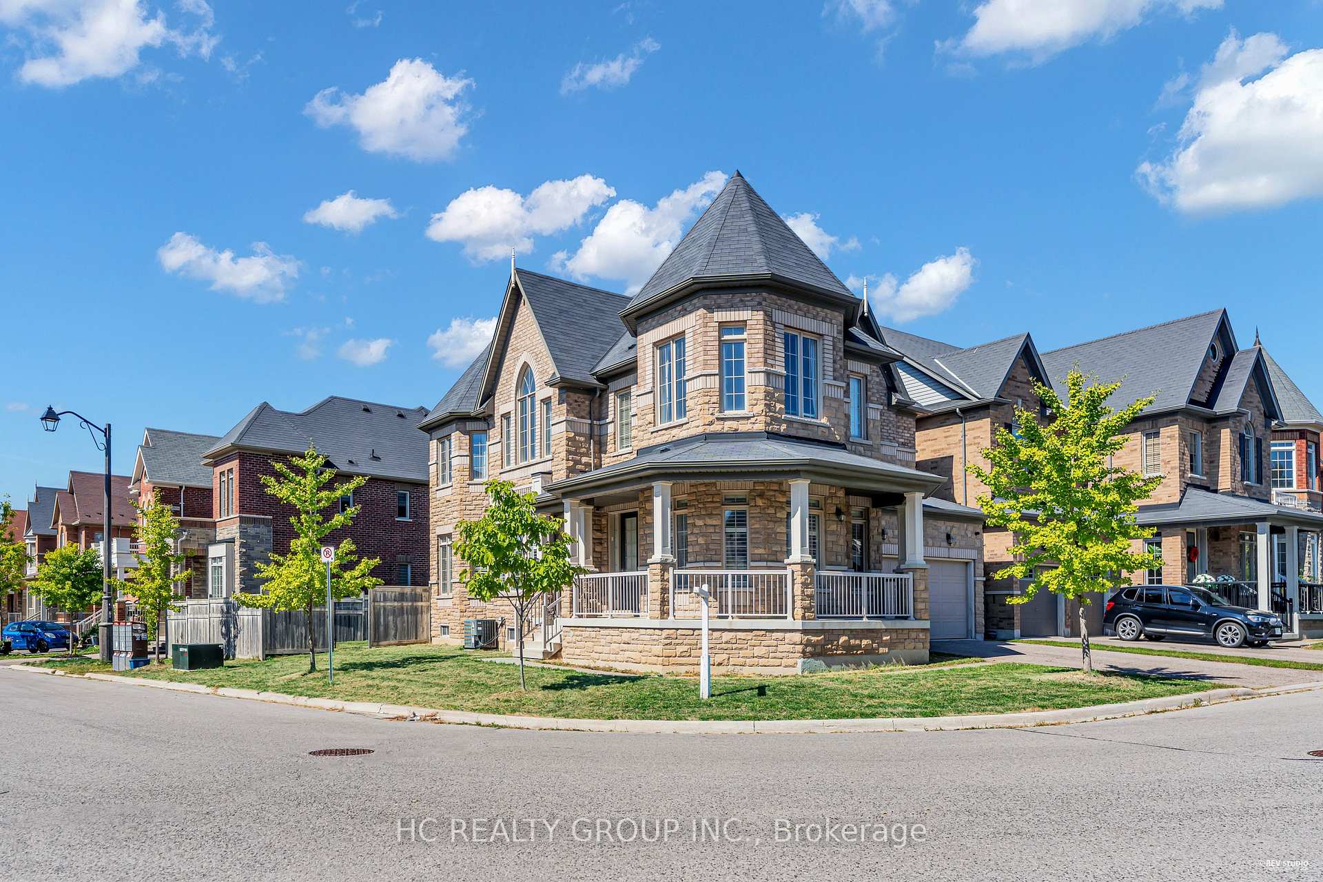 Photo 2 of 56 William Bartlett Drive, Markham, Berczy — HOMEH