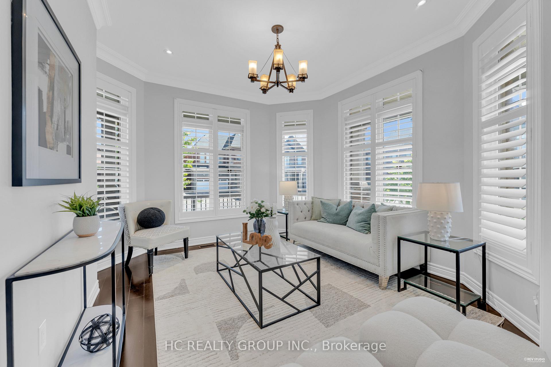 Photo 4 of 56 William Bartlett Drive, Markham, Berczy — HOMEH