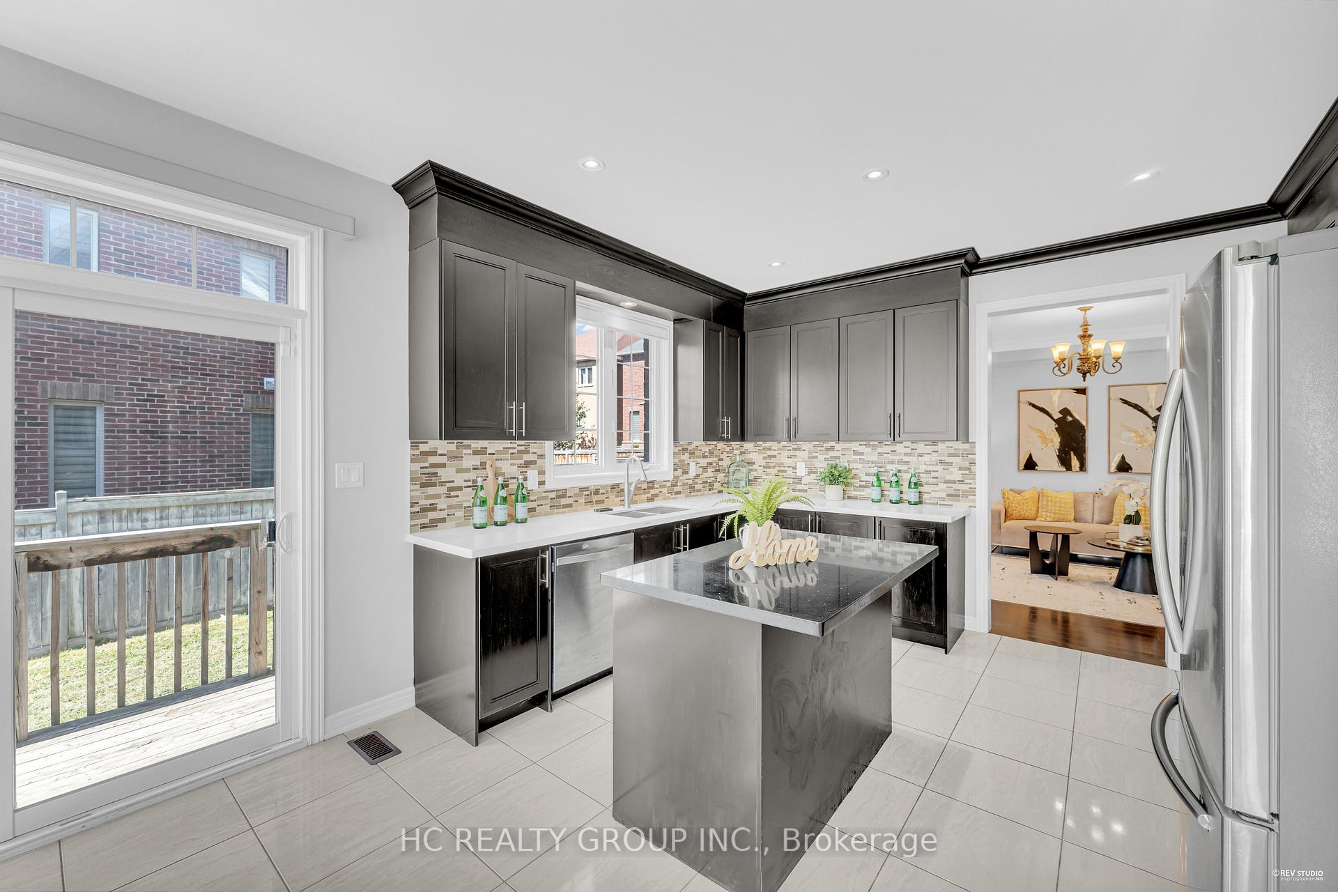 Photo 15 of 56 William Bartlett Drive, Markham, Berczy — HOMEH