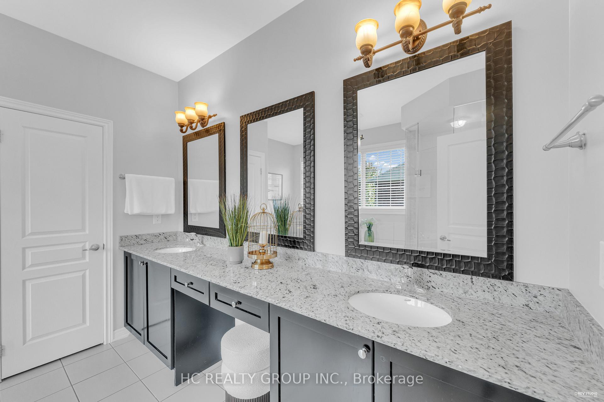 Photo 24 of 56 William Bartlett Drive, Markham, Berczy — HOMEH