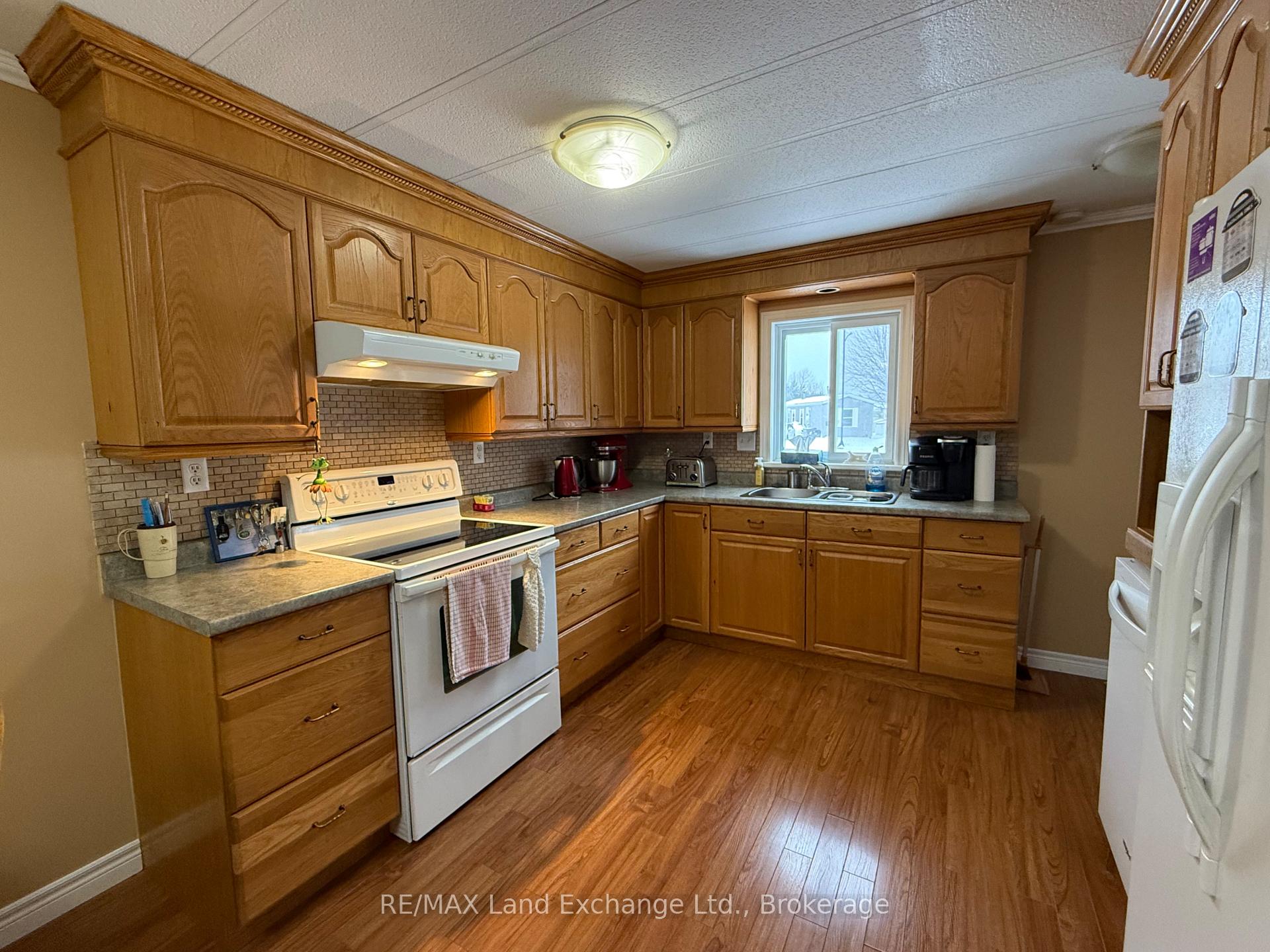 Photo 5 of 50 Maplewood Boulevard, Kincardine — HOMEH