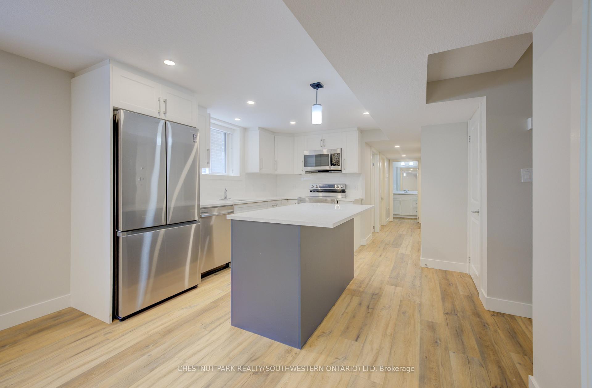 Photo 7 of Unit 2, 33 Second Avenue, Kitchener — HOMEH