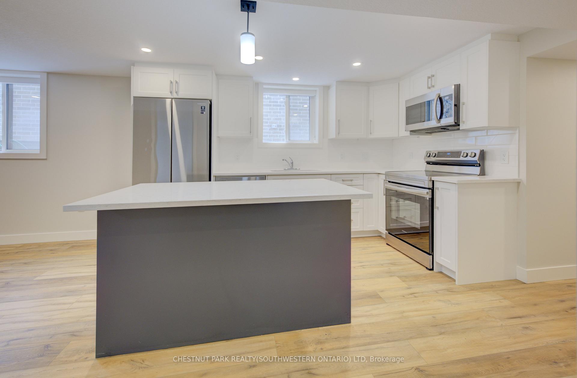 Photo 8 of Unit 2, 33 Second Avenue, Kitchener — HOMEH