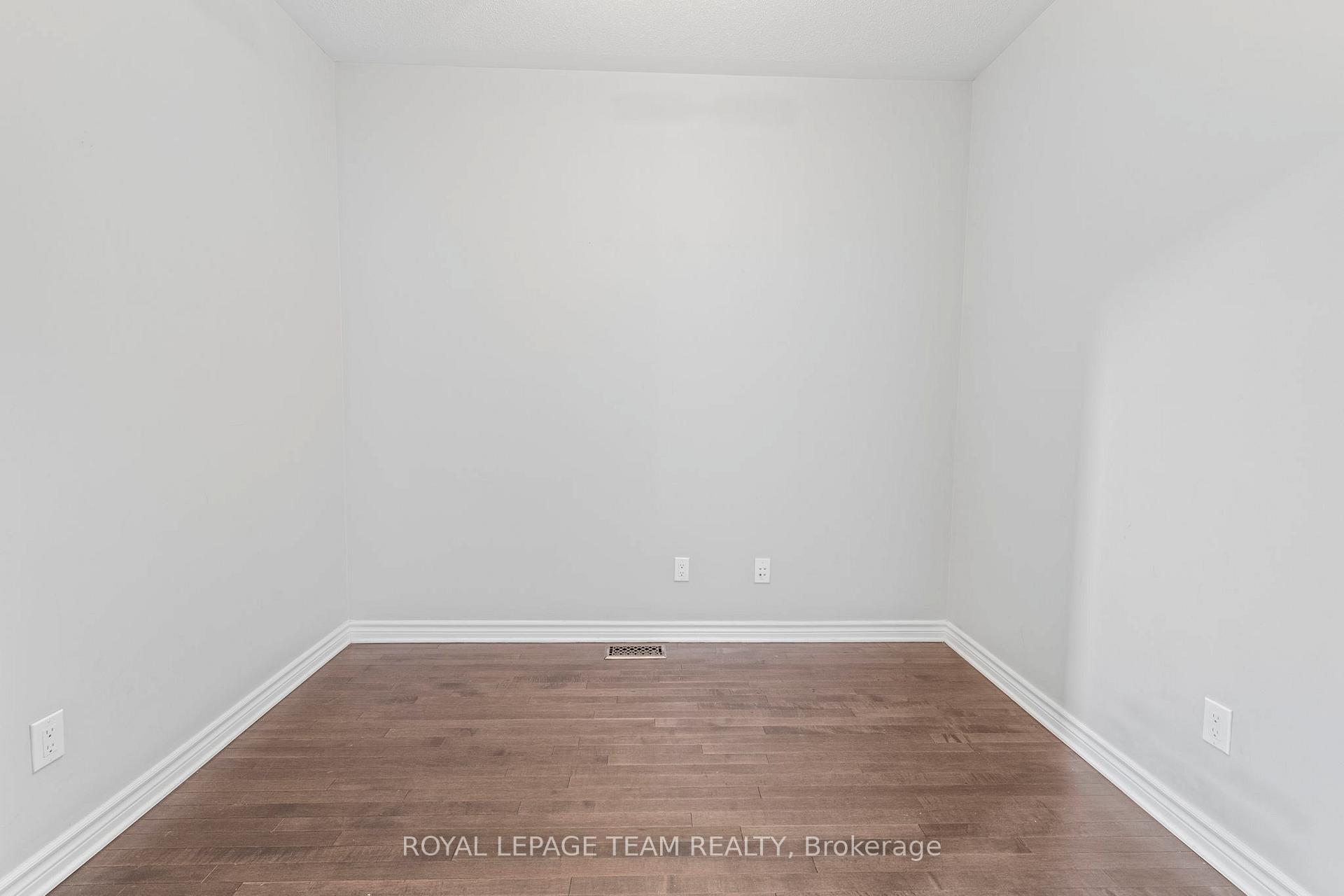 Photo 9 of 624 Moorpark Avenue, Ottawa, Kanata - Emerald Meadows/Trailwest — HOMEH