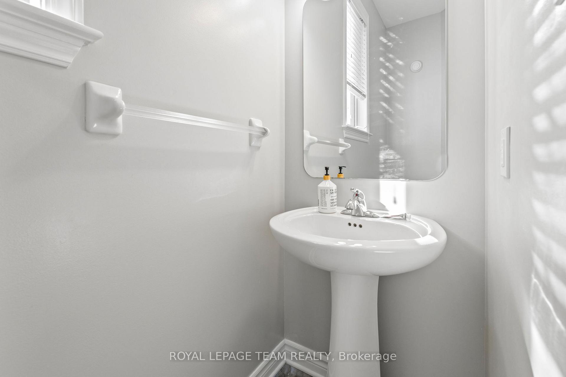 Photo 10 of 624 Moorpark Avenue, Ottawa, Kanata - Emerald Meadows/Trailwest — HOMEH