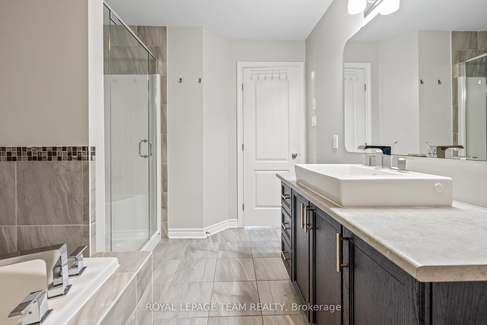 Photo 12 of 624 Moorpark Avenue, Ottawa, Kanata - Emerald Meadows/Trailwest — HOMEH