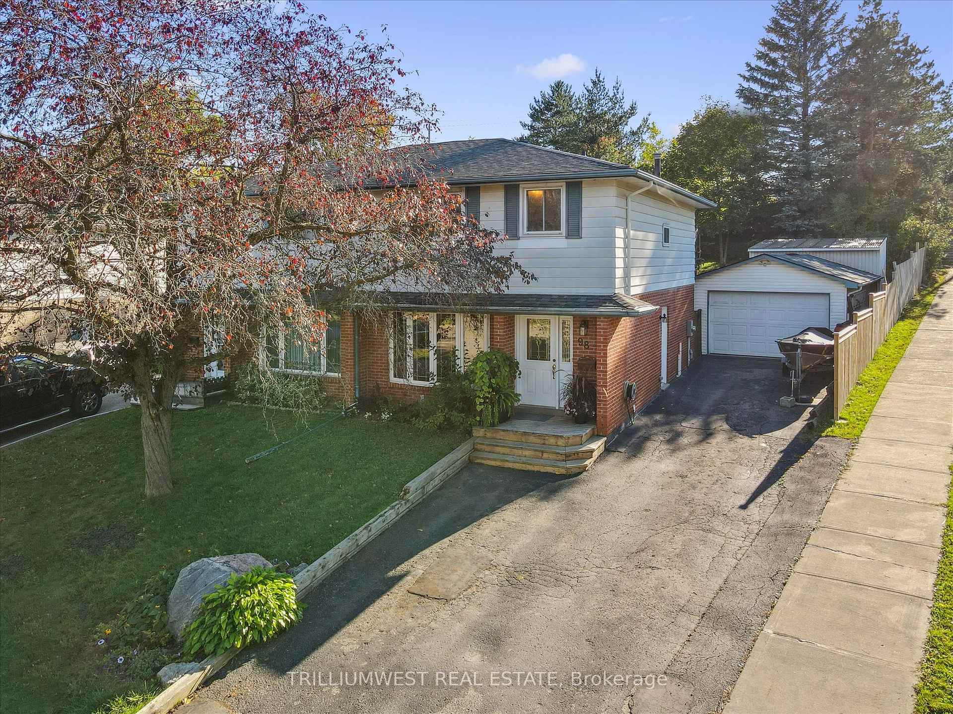 Photo 1 of 98 Shadeland Crescent, Kitchener — HOMEH