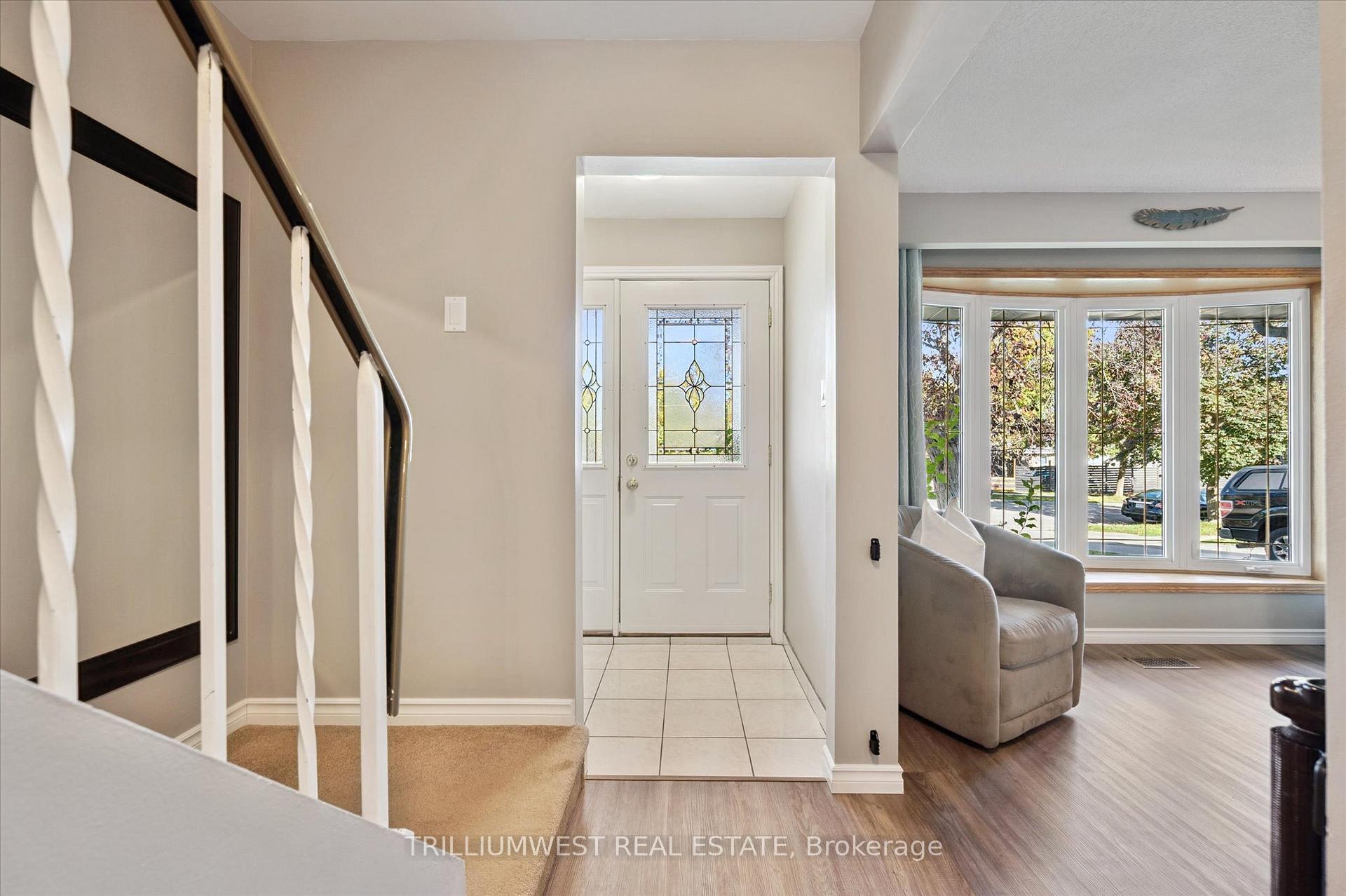 Photo 3 of 98 Shadeland Crescent, Kitchener — HOMEH