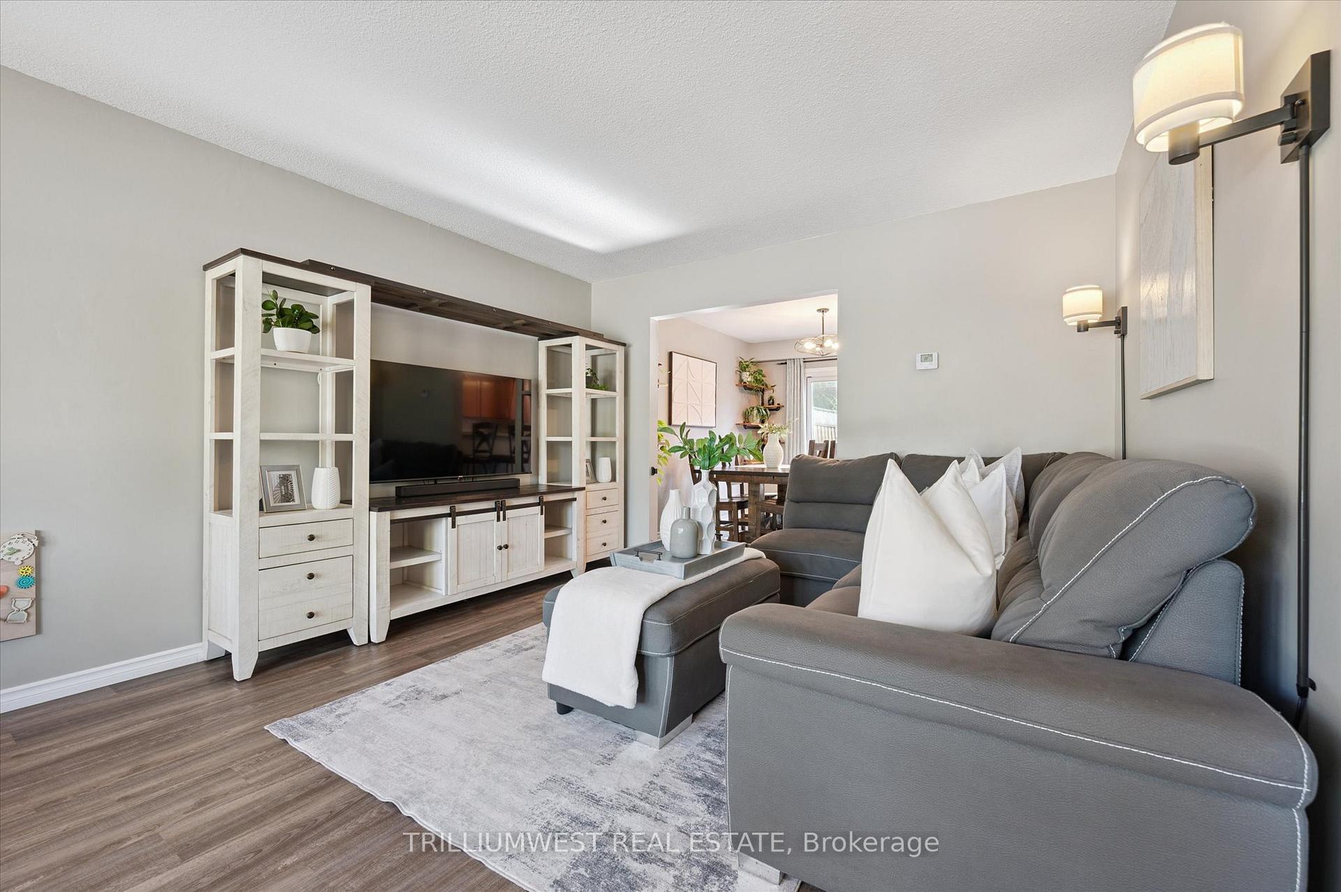 Photo 6 of 98 Shadeland Crescent, Kitchener — HOMEH