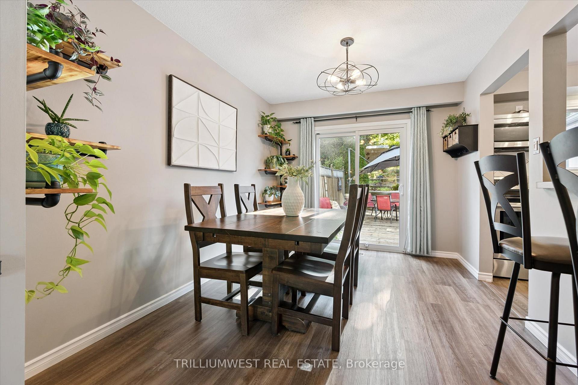 Photo 10 of 98 Shadeland Crescent, Kitchener — HOMEH