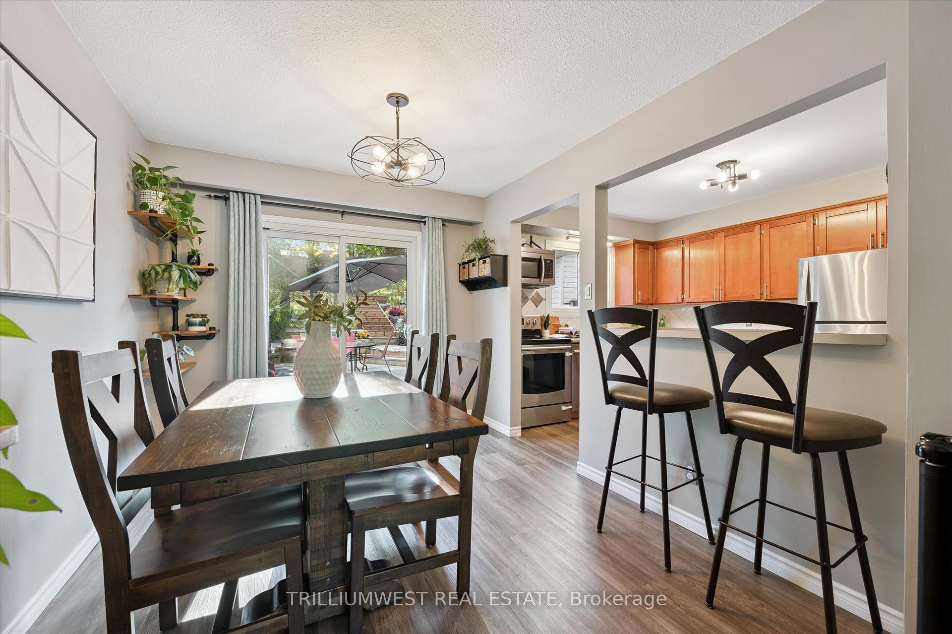 Photo 11 of 98 Shadeland Crescent, Kitchener — HOMEH