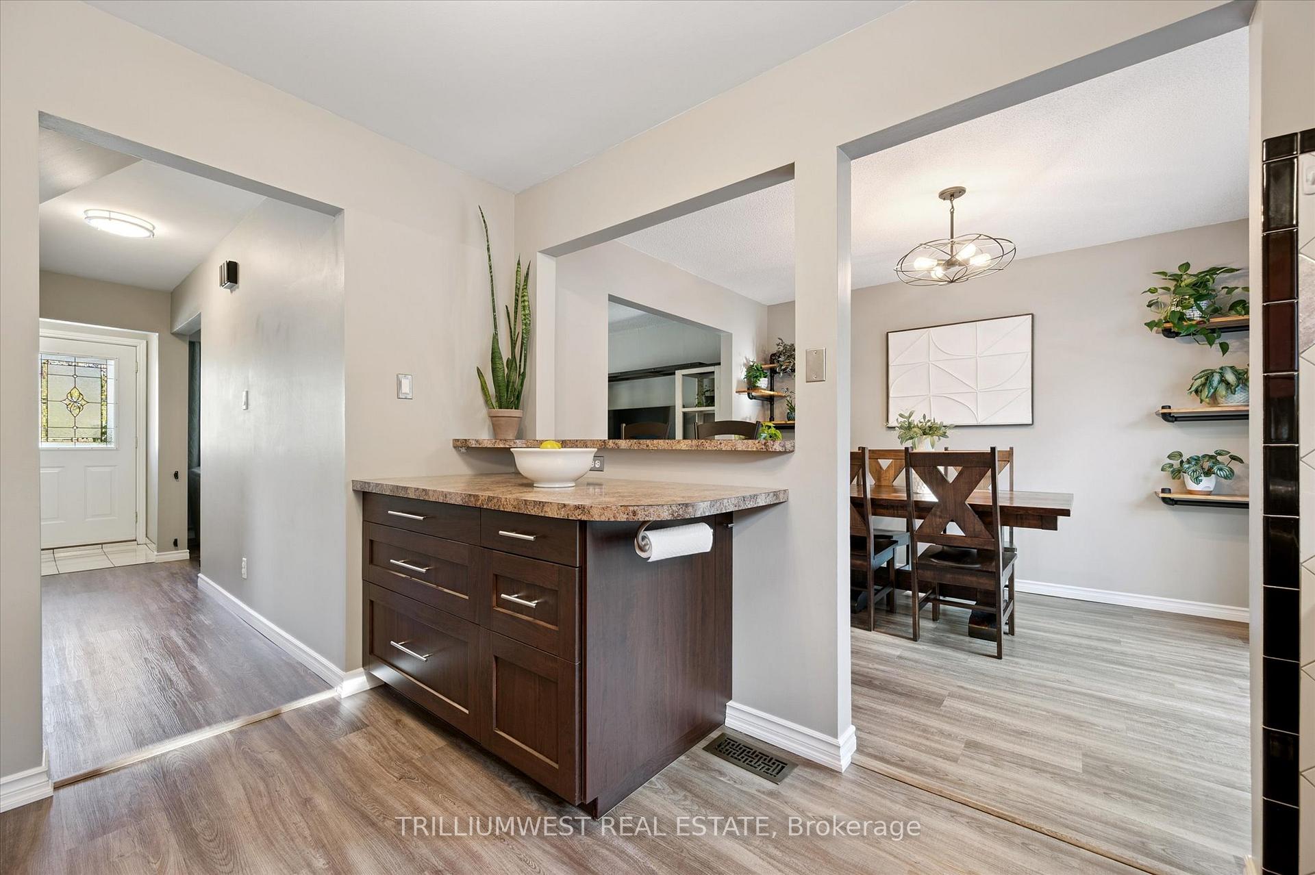 Photo 15 of 98 Shadeland Crescent, Kitchener — HOMEH