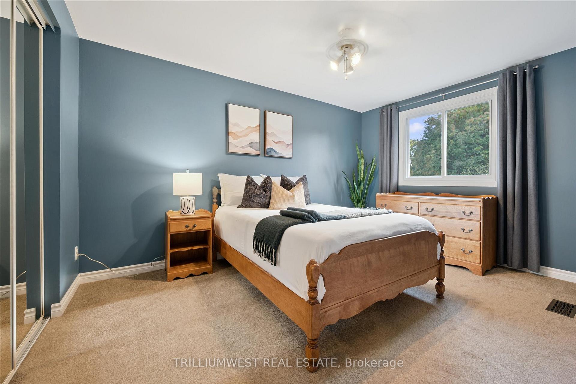 Photo 19 of 98 Shadeland Crescent, Kitchener — HOMEH