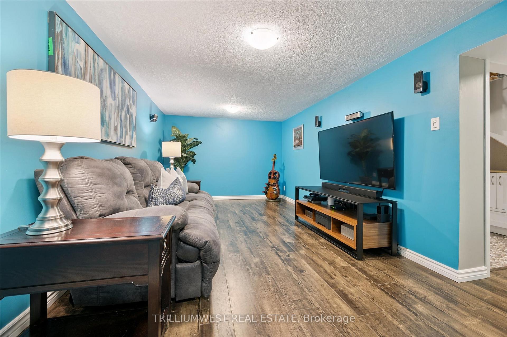 Photo 26 of 98 Shadeland Crescent, Kitchener — HOMEH
