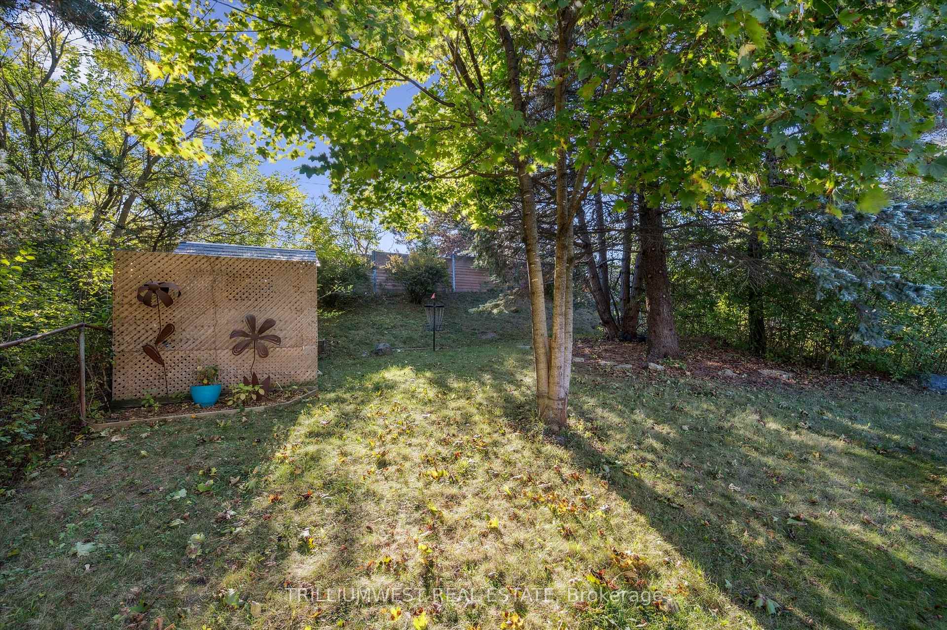 Photo 35 of 98 Shadeland Crescent, Kitchener — HOMEH
