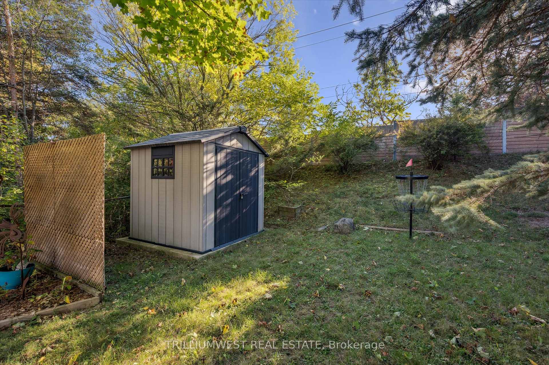 Photo 36 of 98 Shadeland Crescent, Kitchener — HOMEH