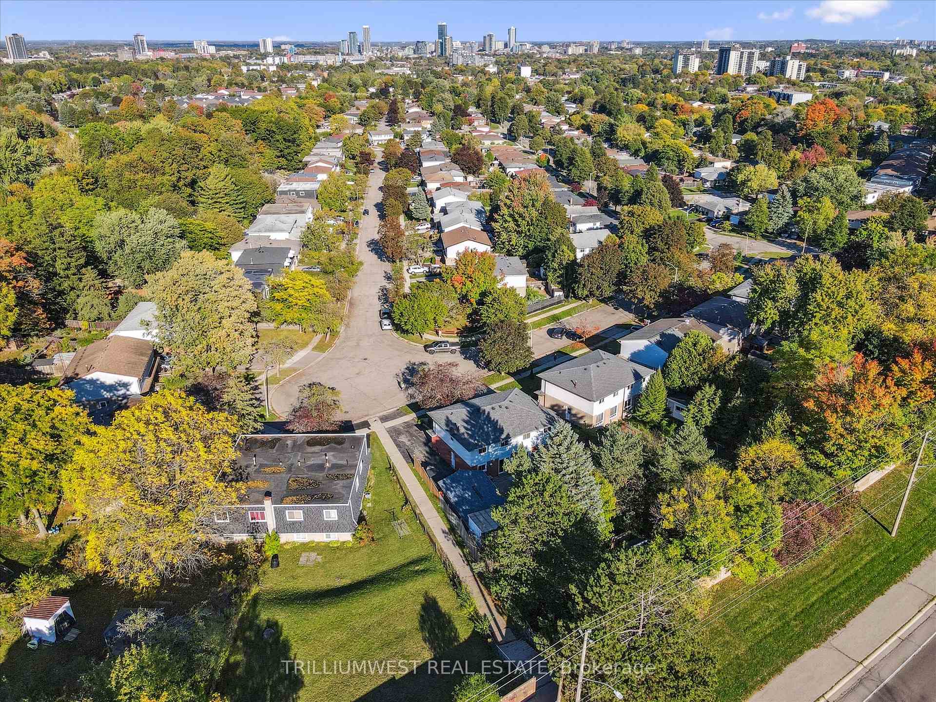 Photo 41 of 98 Shadeland Crescent, Kitchener — HOMEH