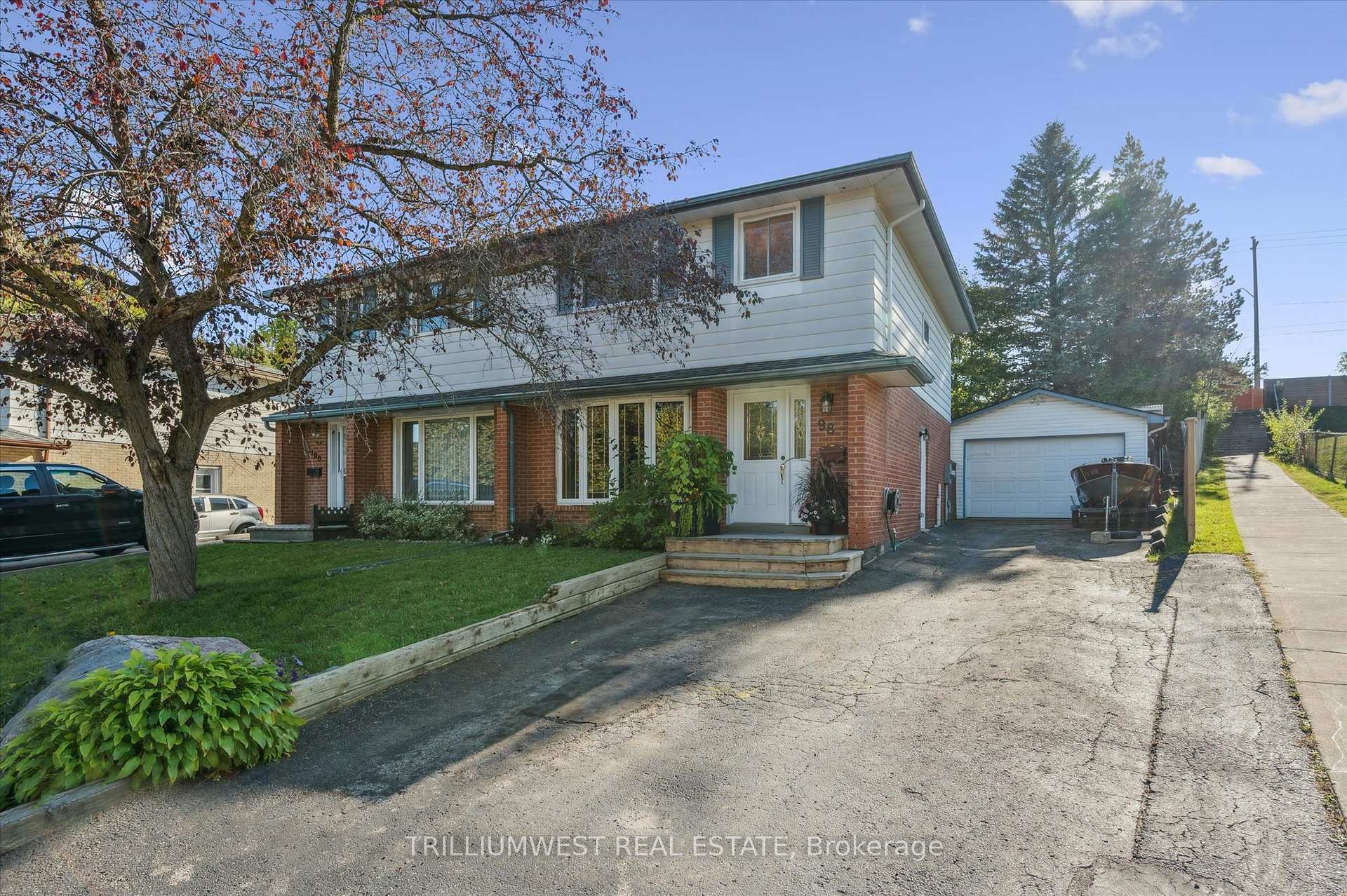 Photo 43 of 98 Shadeland Crescent, Kitchener — HOMEH