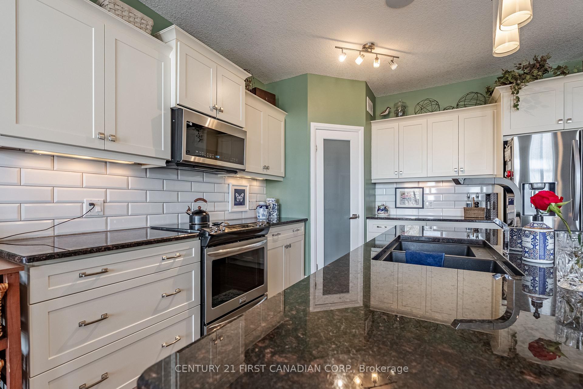 Photo 9 of 148 Walnut Grove Place, Lucan Biddulph, Lucan — HOMEH