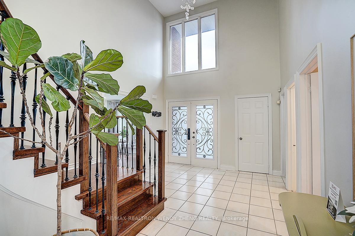 Photo 3 of 22 Saddlewood Court, Markham, Milliken Mills East — HOMEH