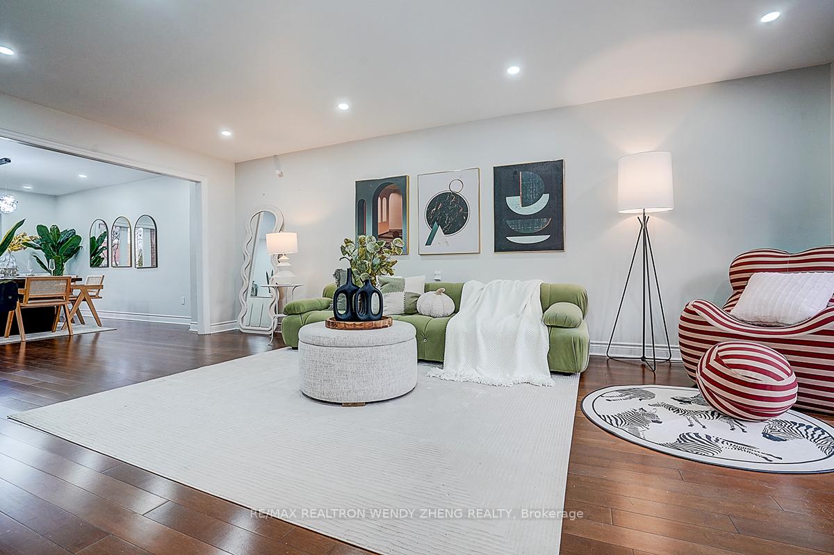 Photo 5 of 22 Saddlewood Court, Markham, Milliken Mills East — HOMEH