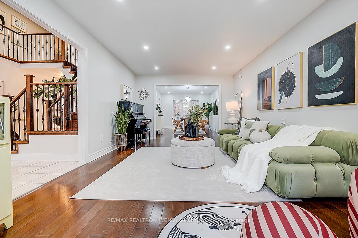 Photo 6 of 22 Saddlewood Court, Markham, Milliken Mills East — HOMEH