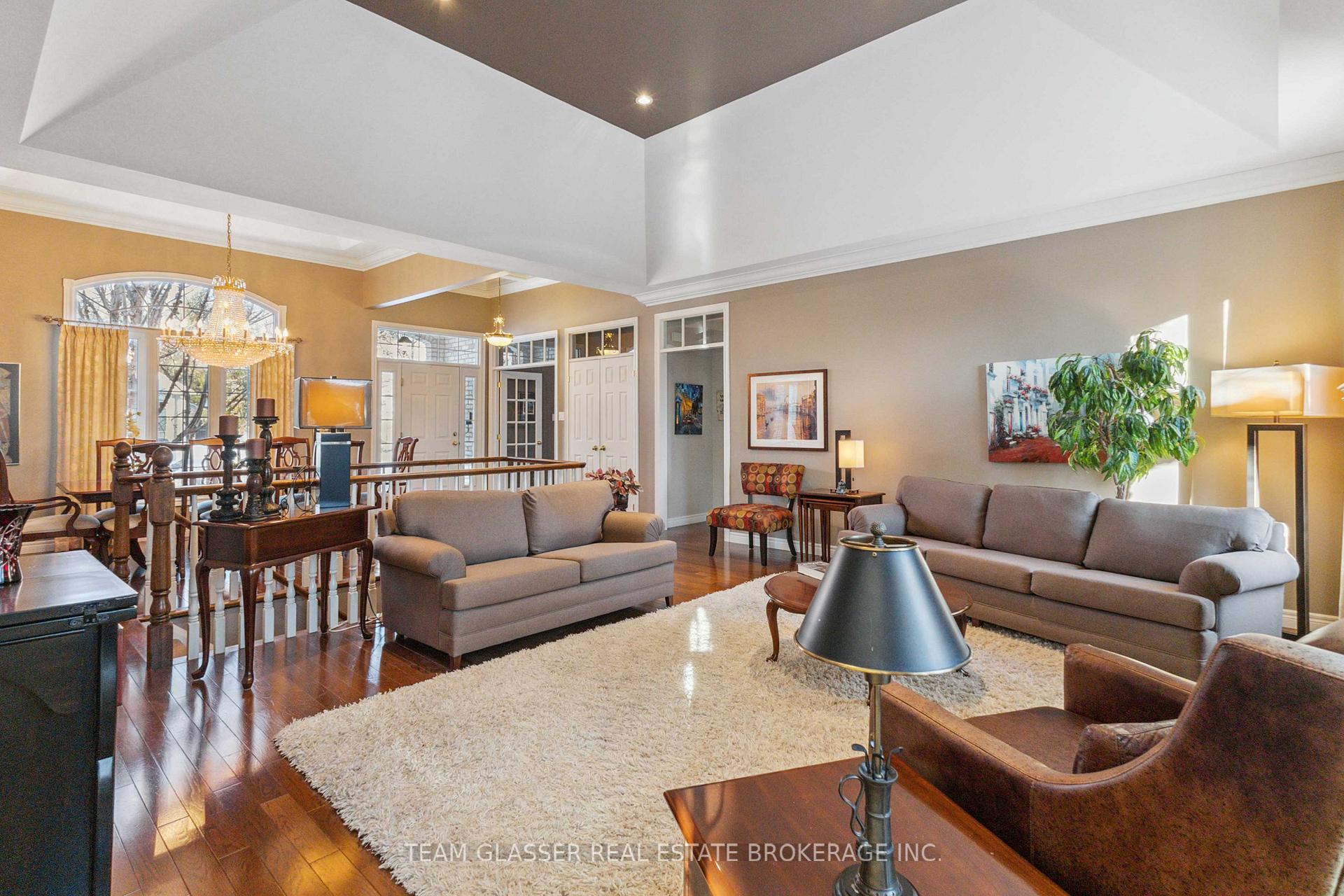 Photo 14 of 38 Butternut Grove, London, South B — HOMEH