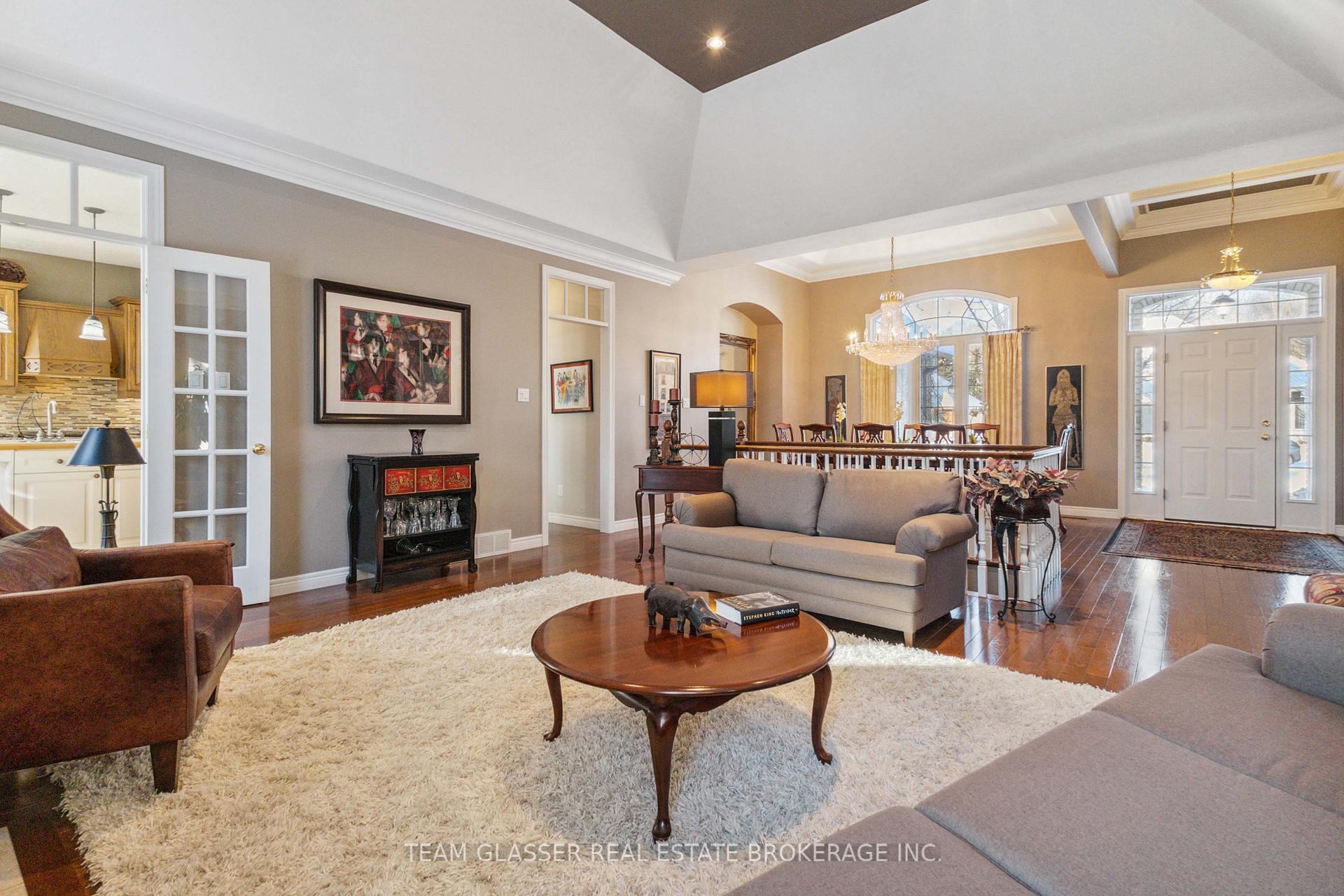 Photo 15 of 38 Butternut Grove, London, South B — HOMEH